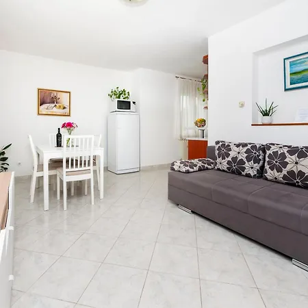 Sandra Apartment *