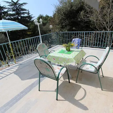 Sandra Apartment *